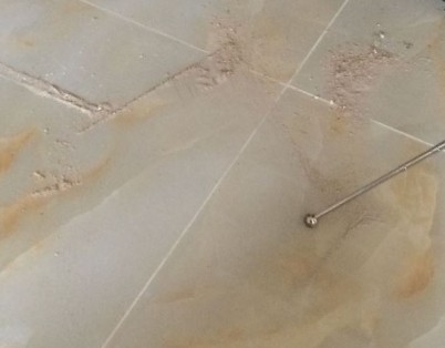 龙州瓷砖空鼓维修公司分享粘合剂选择不当在瓷砖铺贴过程中可能导致以下问题