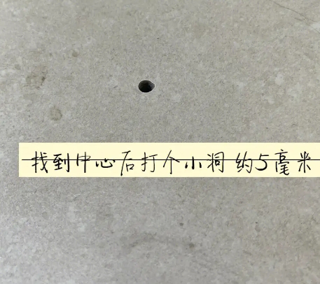龙州瓷砖空鼓维修公司专业解答在瓷砖铺贴过程中，如果砂料搅拌不均匀，将会带来以下问题