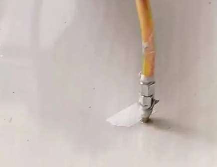 龙州瓷砖空鼓维修公司专业解答在瓷砖铺贴过程中，如果使用的砂料过粗（如全部使用了粗砂），可能会导致以下问题